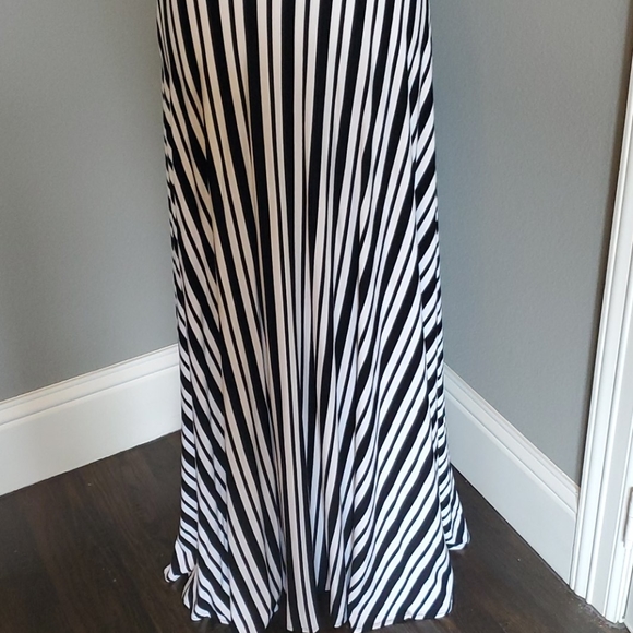 Felicity Coco black white striped maxi - Picture 3 of 7